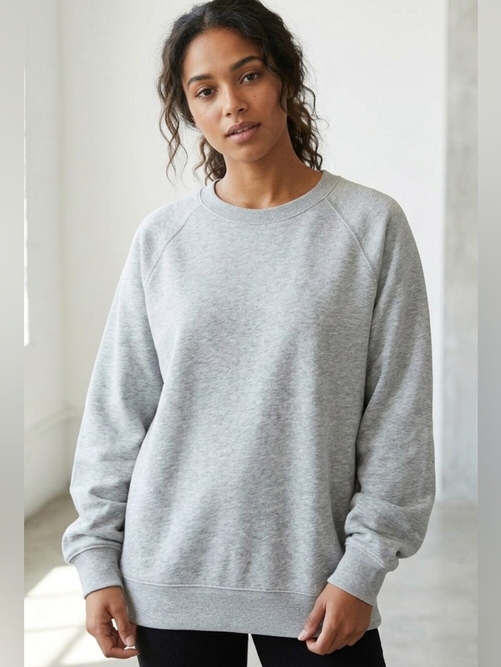 Colsie Heather Grey Scoop Neck Crew